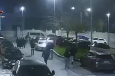 Monopoli, va in discoteca con la pistola: arrestato 28enne di Bari