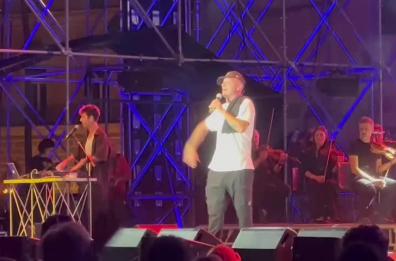 Medita Festival Taranto, l'energia travolgente di Clementino sul palco