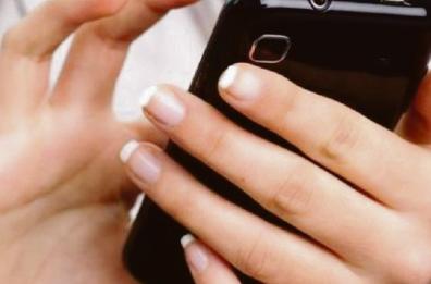 Quattro baresi su dieci chiedono prestiti per smartphone costosi o vestiti alla moda