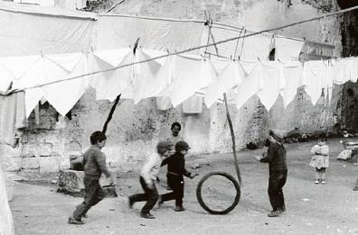 «Mater Matera», un calendario pro Mozambico: la nostra storia nelle foto dell’Archivio Genovese