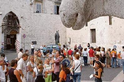 «In Puglia e Basilicata tanti turisti e poco Pil»