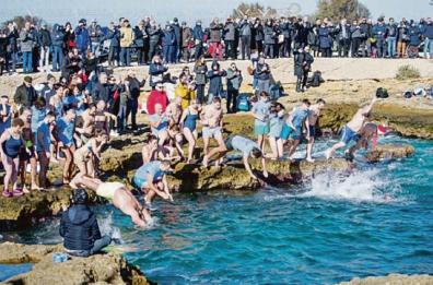 Brindisi, torna il tuffo di Capodanno: da giovedì via alle iscrizioni