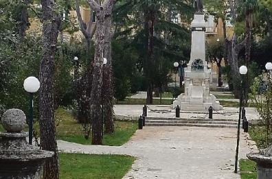 Fasano, parco in balìa di individui molesti