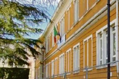 Chiusa per rischio crollo, ad Altamura 600 alunni restano senza scuola