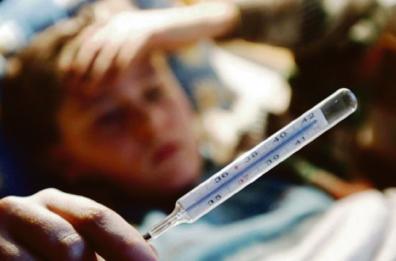 Natale a letto con la febbre: non solo Covid, c'è anche l'influenza 
