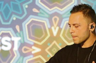 Vincenzo, l’ex operaio Ilva ora dj: «La fabbrica? Non credo abbia futuro»
