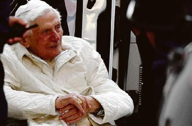 Conciliare fede e ragione: l’ardua sfida intellettuale di papa Benedetto XVI