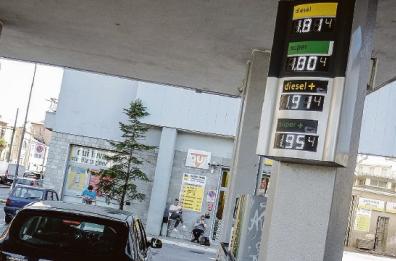 L’alfabeto del 2023 tra sgravi e rincari: aumenti su strada e decontribuzione su lavoro e famiglie