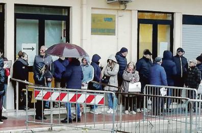 Andria, disagi all’ufficio Tributi: lunghe code e attese davanti agli sportelli