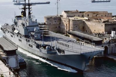 La vita comincia a 40 anni anche per la portaerei Garibaldi, ora di base a Taranto