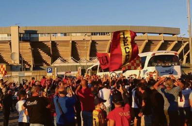 Lecce,  vertice per il  restyling dello stadio Via del Mare: parla Salvemini