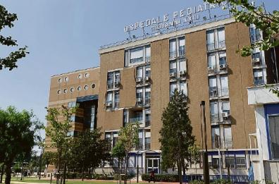 Bari, alcool e botti: un 40enne rischia di perdere l'occhio per un petardo, tre persone in coma etilico