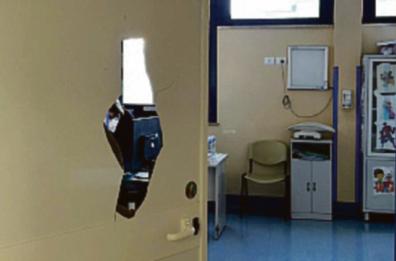 «"Tu stasera finisci in ospedale", e il sangue mi è colato sul volto», parla il medico aggredito a Bari