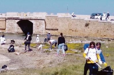 Brindisi, ripulite l’isola di Sant’Andrea e Punta Penne-Punta Serrone