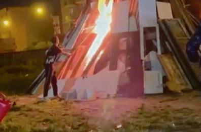 Taranto, «Un miracolo che non ci siano morti dopo lo scoppio del falò»