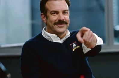 «Ted Lasso» torna in campo per sorridere e riflettere senza prendere a calci la vita