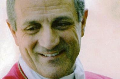Don Tonino Bello narrato da Nichi Vendola sulla scena di «Inflammatus» a Molfetta
