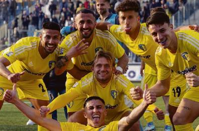 Calcio, il Foggia ora deve rialzarsi e il Cerignola vola col vento in poppa