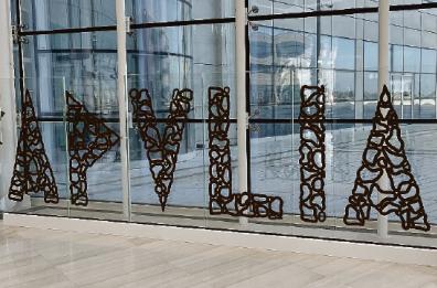 Regione Puglia, i portaborse assunti come archivisti o «scrivani»