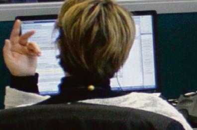 Taranto, call center taglia stipendi a chi si ammala: c'è la diffida