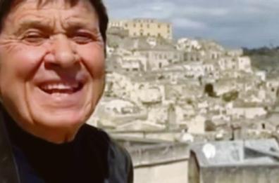 Gianni Morandi incantato dalla Basilicata: «Matera, sei meravigliosa»