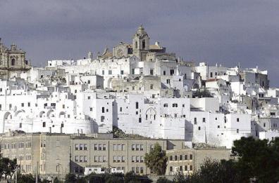 Ostuni, città sempre... meno bianca, si punta a formare giovani «lenitori»