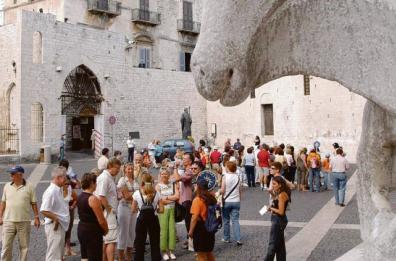 Bari, tassa di soggiorno a rilento: entra in vigore dopo l’estate?