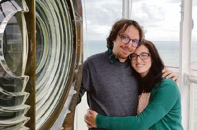 Bari, l'amore all'ombra del faro, 5 anni dopo li sposa Gaetano, lo storico guardiano