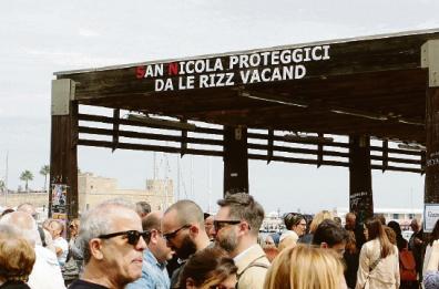 San Nicola a Bari, da «N’derr la lanz» all'omelia di mons. Satriano: «Attenti ai rizz’ vacand»