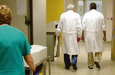 Lecce, la Asl bacchetta e mette in mora i medici col «doppio lavoro» 