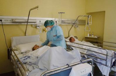 Zullo dà la colpa alla burocrazia: «Sulle Rsa  pugliesi inutili allarmismi»