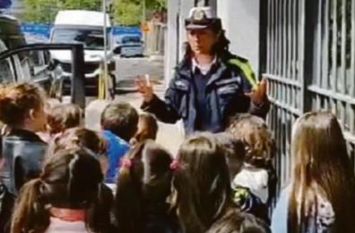Ad Andria i bimbi della scuola materna a «lezione» dai vigili urbani