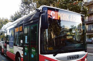 Molestata e minacciata sul bus al capolinea di Largo 2 giugno a Bari