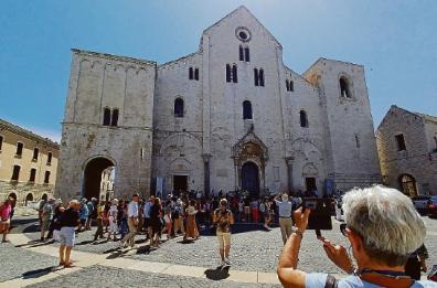 Bari, la tassa di soggiorno arriva a quota 2 milioni e mezzo: ecco come il Comune utilizzerà i ricavi