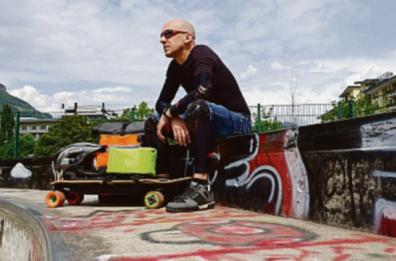 Dal Brennero a Santa Maria di Leuca in e-skate: Rotella per la seconda volta entra nel Guiness dei primati