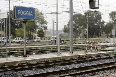Foggia, pannelli solari e niente servizi nella stazione: chiesti lumi a Fs