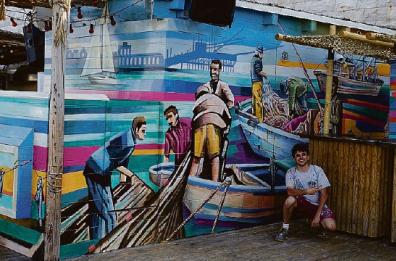 La street-art di Piskv sul mare di Trani: un omaggio alla sua terra