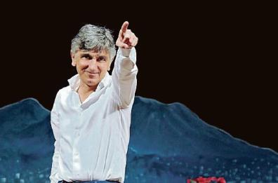 Salemme vigile con tanti guai ma vincente in una commedia tutta da ridere