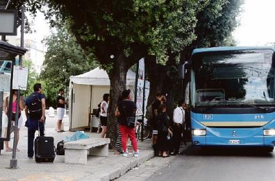 Salento in bus, «odissea» di una giovane diretta al mare
