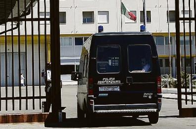 «Inferno» nel carcere di Lecce: agenti di custodia in stato di agitazione