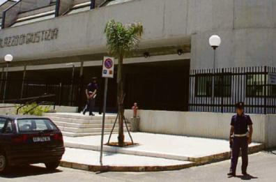 Droga a fiumi per la Fasano bene, la prescrizione salva 12 indagati 