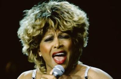 Luci su Tina Turner indimenticabile «regina del rock»