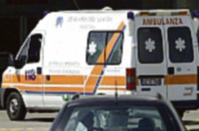Brindisi, il bebè ha fretta di nascere: la mamma partorisce all'ingresso del Pronto soccorso