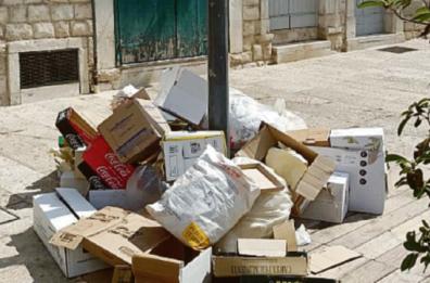 Andria, lo sfogo di Montaruli: «Sporcizia nella piazza federiciana»