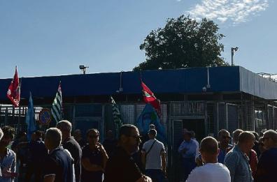 Brindisi, gli operai della Basell mollano: lunedì dal prefetto
