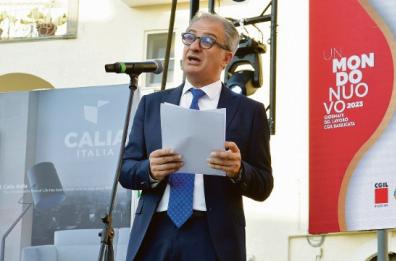 L'ira della Cgil risuona da Matera: «Regione in difficoltà per Sanità e Stellantis»