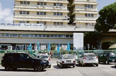 Taranto, il reparto Infettivi del Moscati è pieno: appello ai medici di famiglia