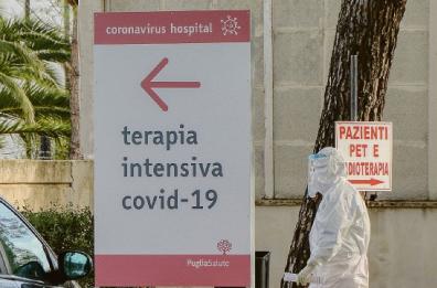 Taranto, al Moscati riapre il reparto Covid dopo l’aumento dei contagi