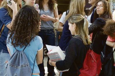 Nardò, molestò le studentesse a scuola? Condannato il bidello «manolunga»