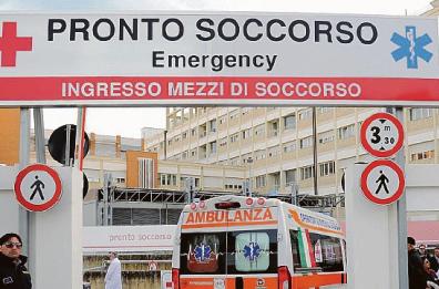 Bari, una giornata al Pronto soccorso tra infermieri e medici in trincea